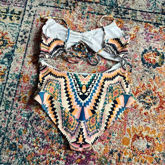 Athleta Desert Geo Printed Cutout High Waisted One Piece Swimsuit Medium Petite‎ - Picture 12 of 15